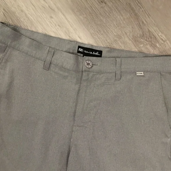 Travis Mathew 9” Golf Shorts - Picture 2 of 5